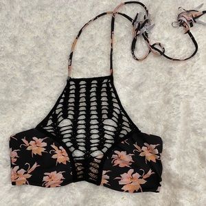 Acacia bikini top